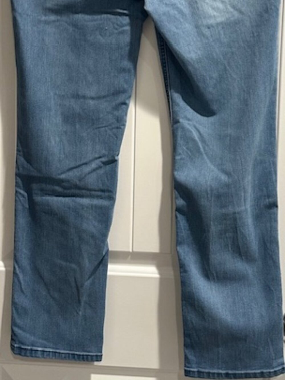 EUC Democracy Straight Leg Medium Wash Jeans w/ "Ab" Technology size- 14 - Picture 4 of 4